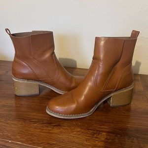 Women’s size 8 boots